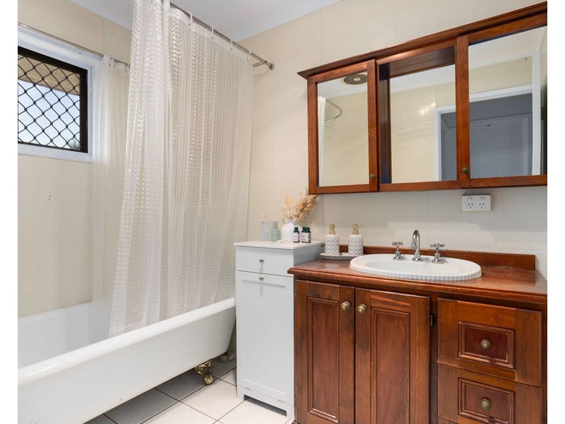 5 Heysen Court, Collingwood Park QLD 4301