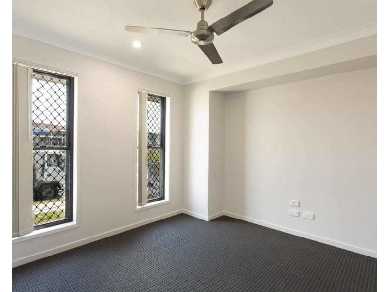 67 Dubai Cct, Spring Mountain QLD 4124