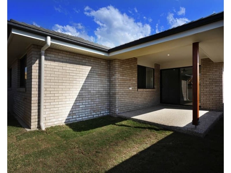 67 Dubai Cct, Spring Mountain QLD 4124