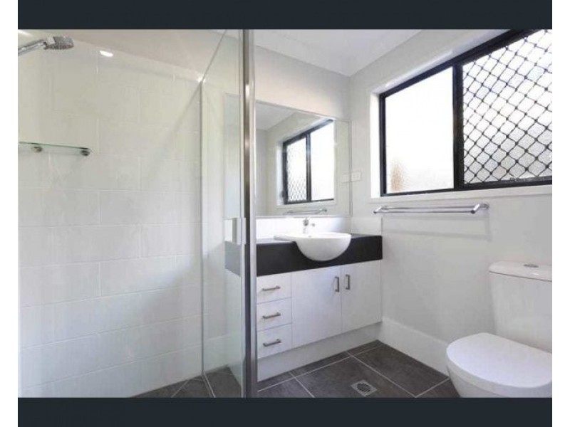 67 Dubai Cct, Spring Mountain QLD 4124