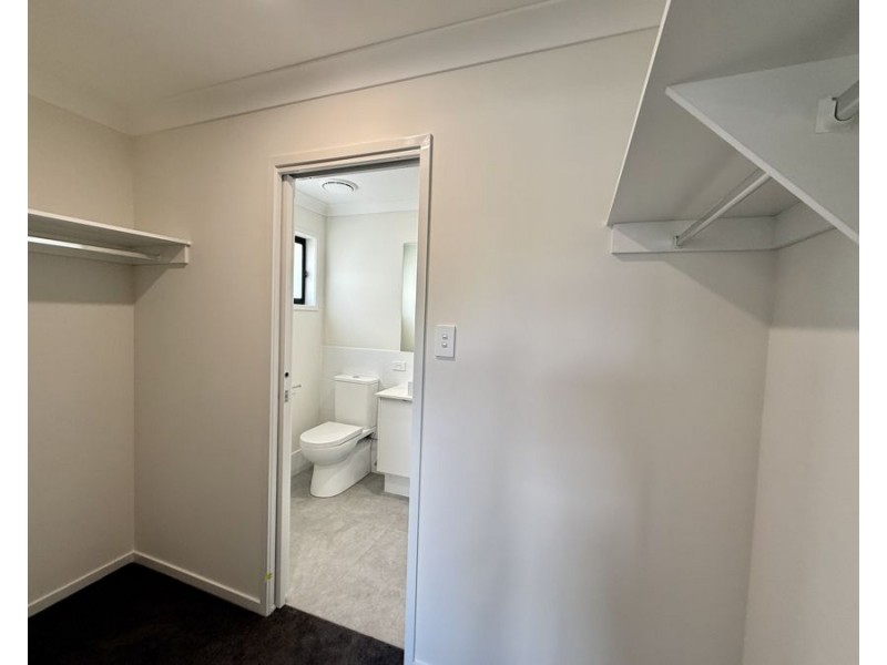 16 Howe Cct, Logan Reserve QLD 4133