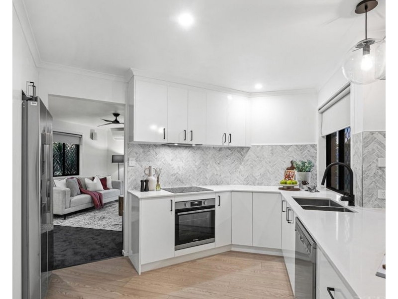 16 Brisbane St, Churchill QLD 4305