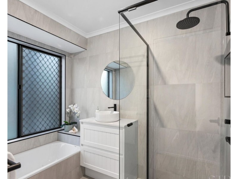 16 Brisbane St, Churchill QLD 4305