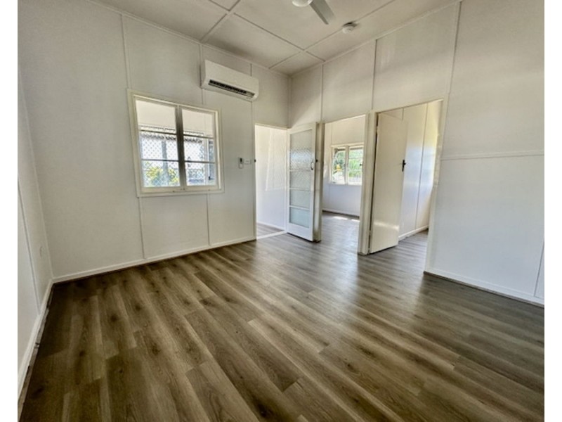 198 South Station Rd, Silkstone QLD 4304