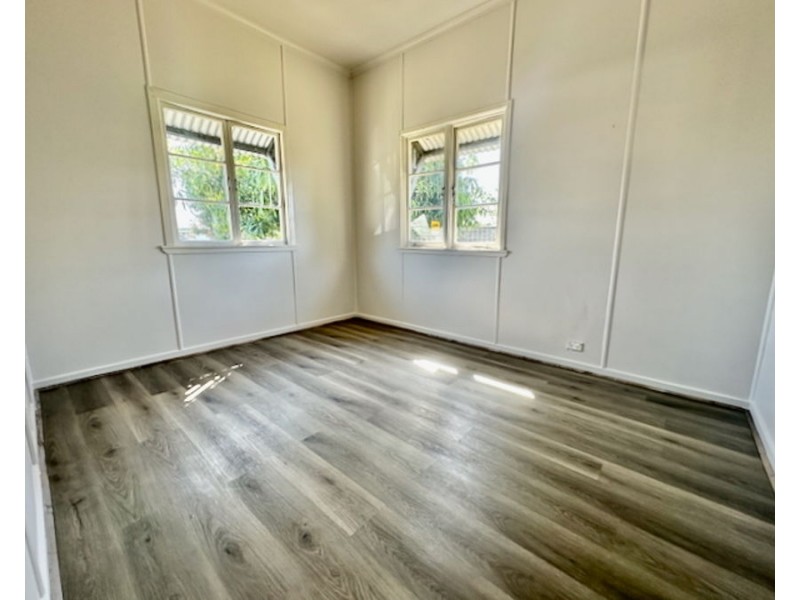 198 South Station Rd, Silkstone QLD 4304
