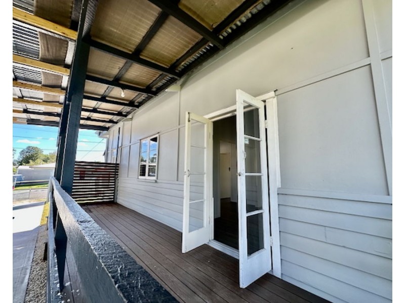 198 South Station Rd, Silkstone QLD 4304