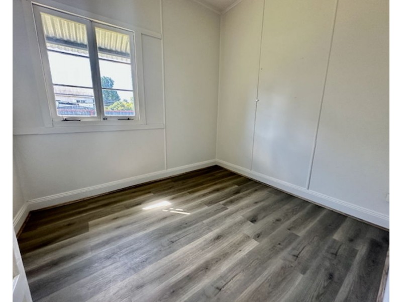 198 South Station Rd, Silkstone QLD 4304