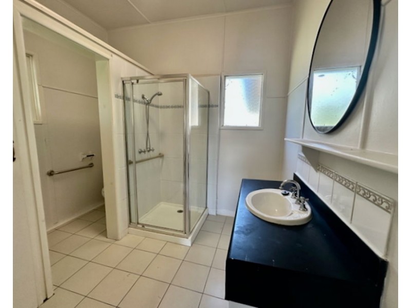 198 South Station Rd, Silkstone QLD 4304