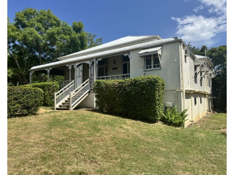 43 Salisbury Rd, Ipswich QLD 4305