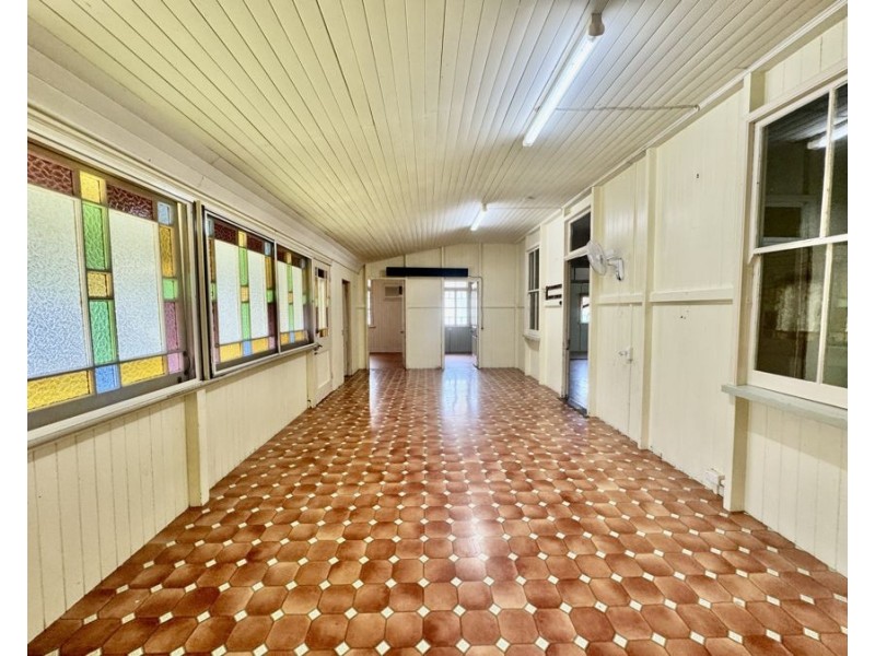 43 Salisbury Rd, Ipswich QLD 4305