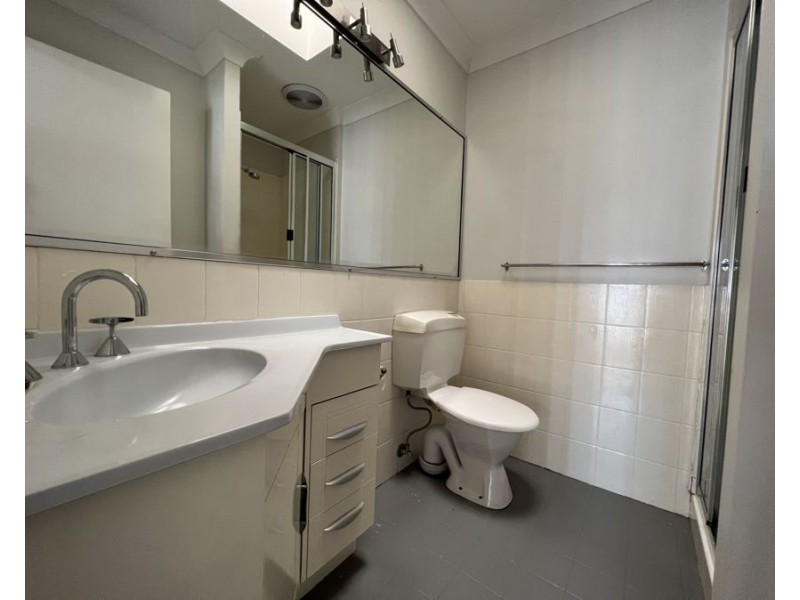 4/29 Henty Drive, Redbank Plains QLD 4301