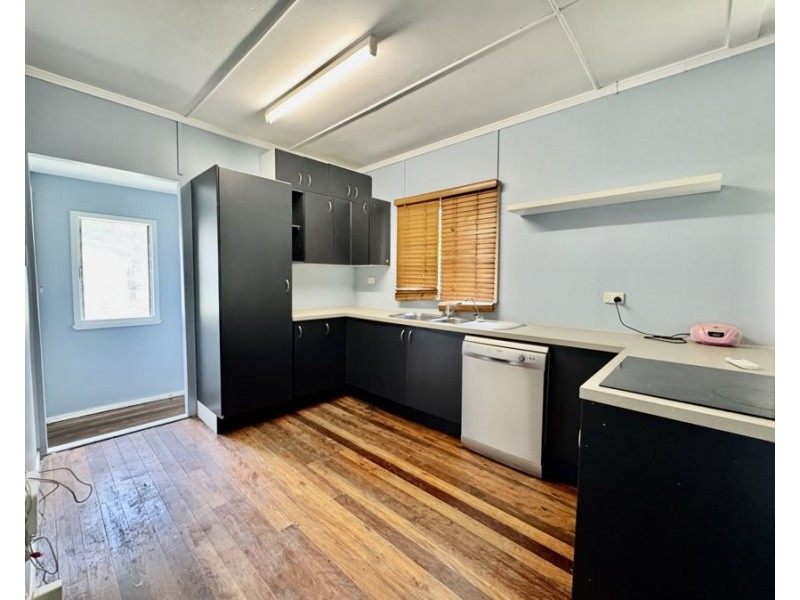 8 Kahler Rd, Ironbark QLD 4306