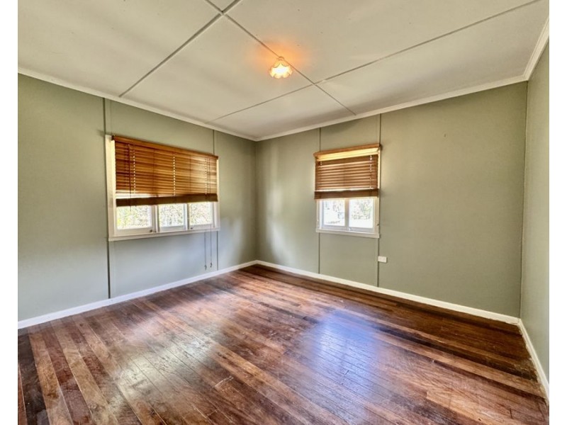 8 Kahler Rd, Ironbark QLD 4306