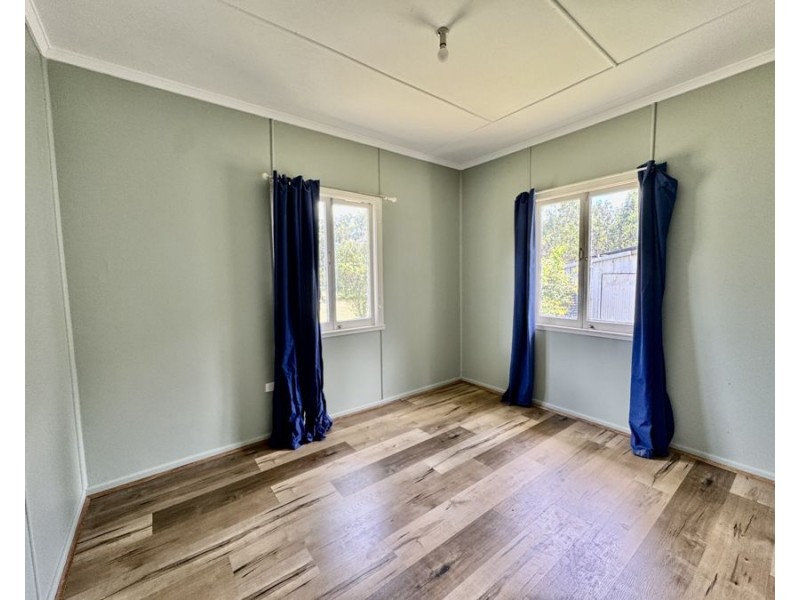 8 Kahler Rd, Ironbark QLD 4306