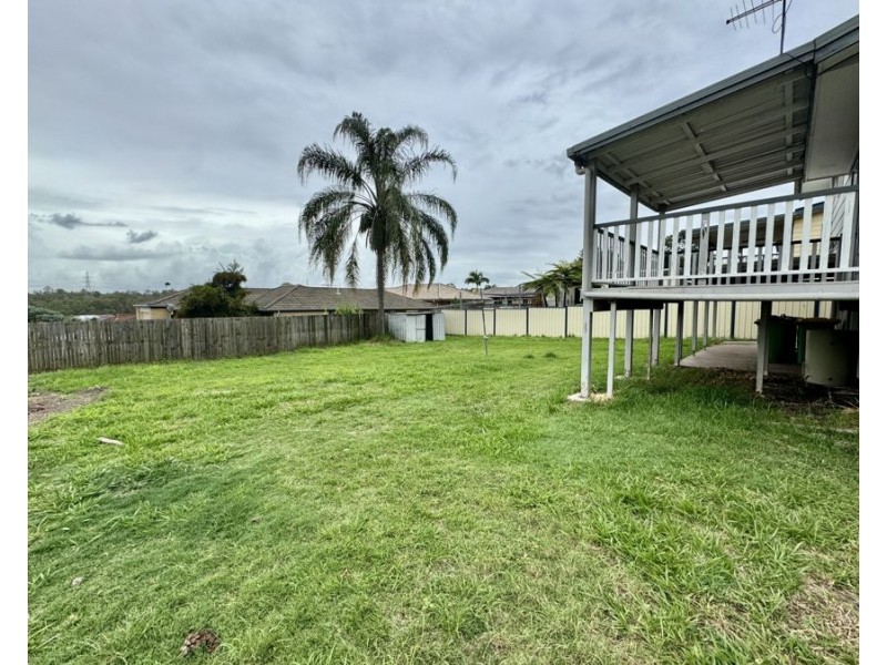 27 Eagle St, Goodna QLD 4300