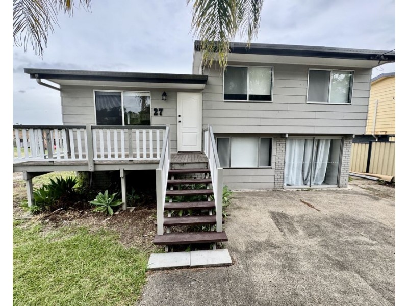 27 Eagle St, Goodna QLD 4300