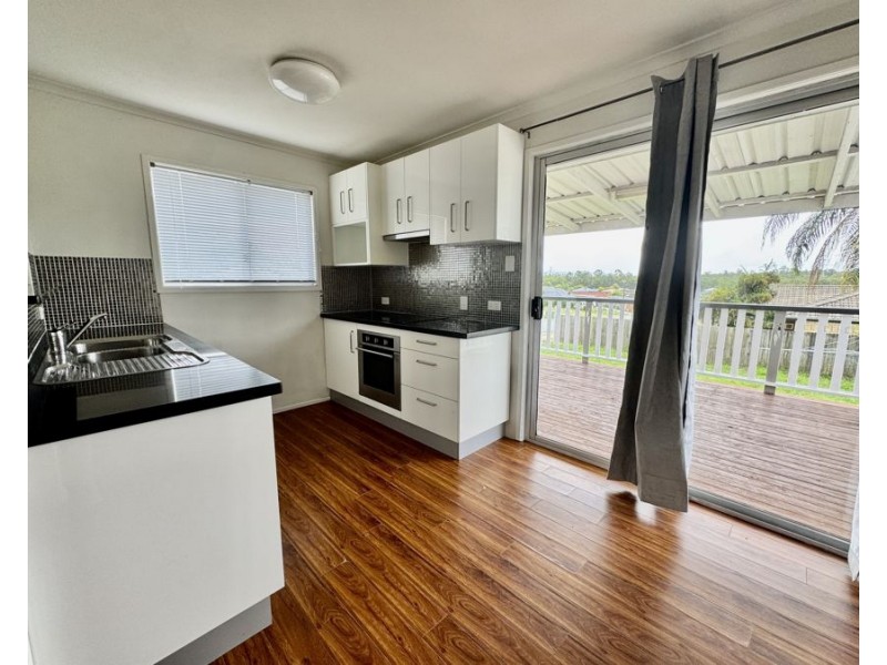 27 Eagle St, Goodna QLD 4300