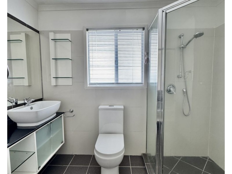 27 Eagle St, Goodna QLD 4300