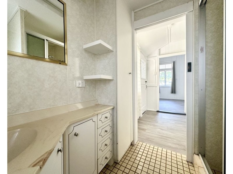 22 Cole Street, Booval QLD 4304