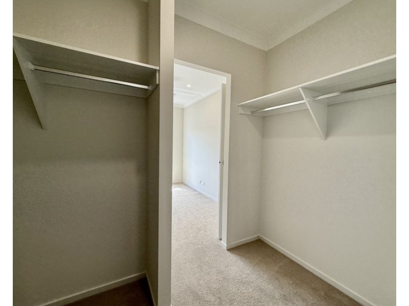 5 Howe Cct, Logan Reserve QLD 4133