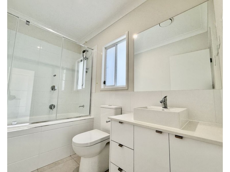 5 Howe Cct, Logan Reserve QLD 4133