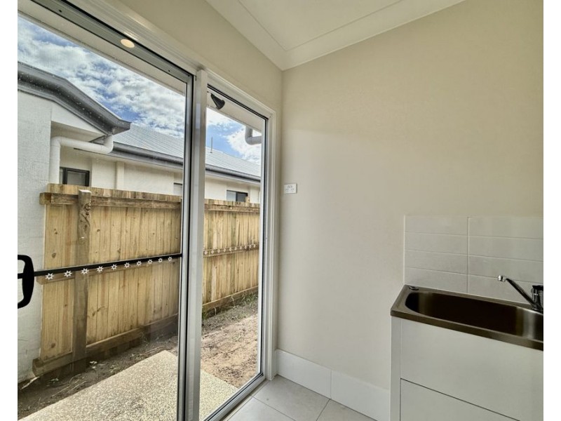 5 Howe Cct, Logan Reserve QLD 4133