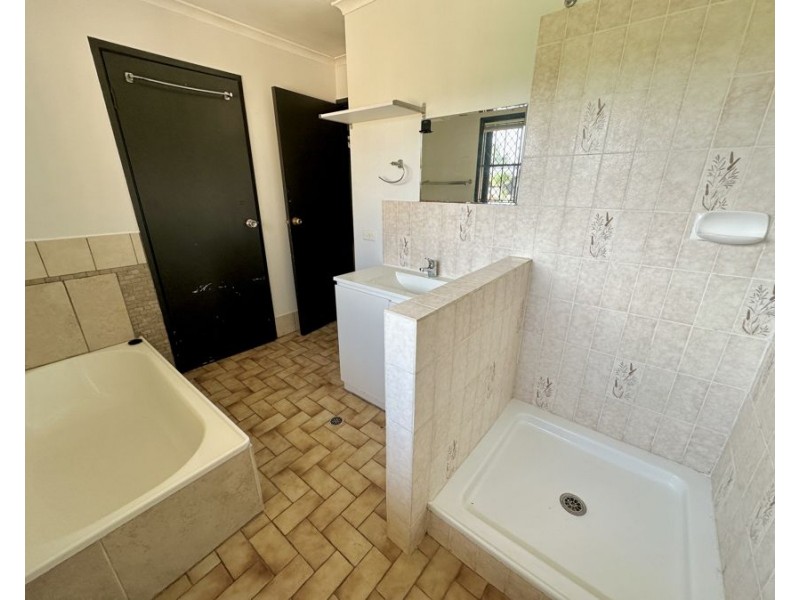 56 Mahogany St, Raceview QLD 4305