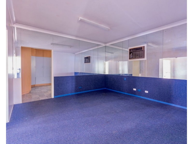 218 Brisbane St, West Ipswich QLD 4305