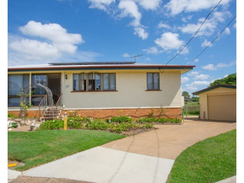 34 Leslie St, East Ipswich QLD 4305