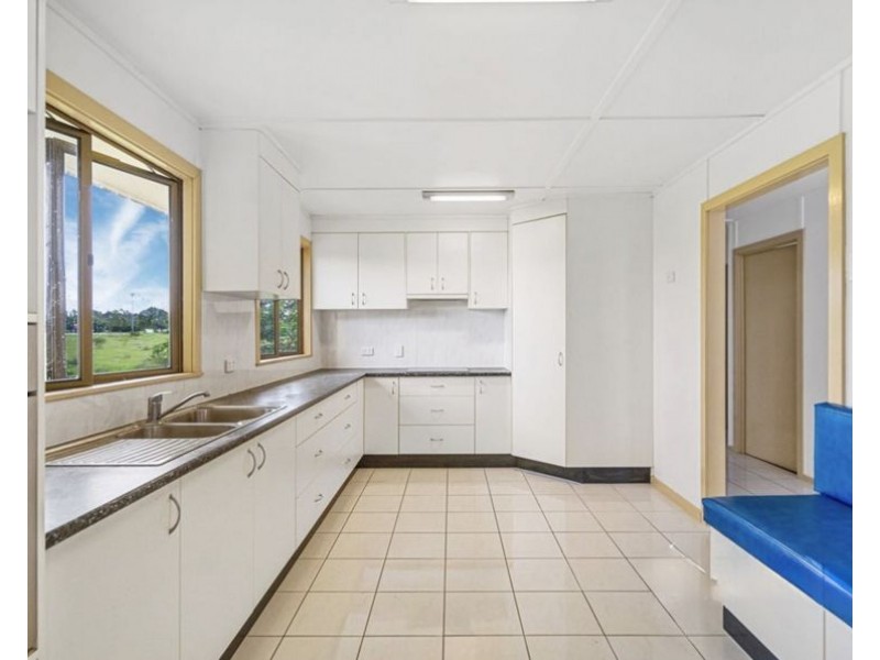 34 Leslie St, East Ipswich QLD 4305