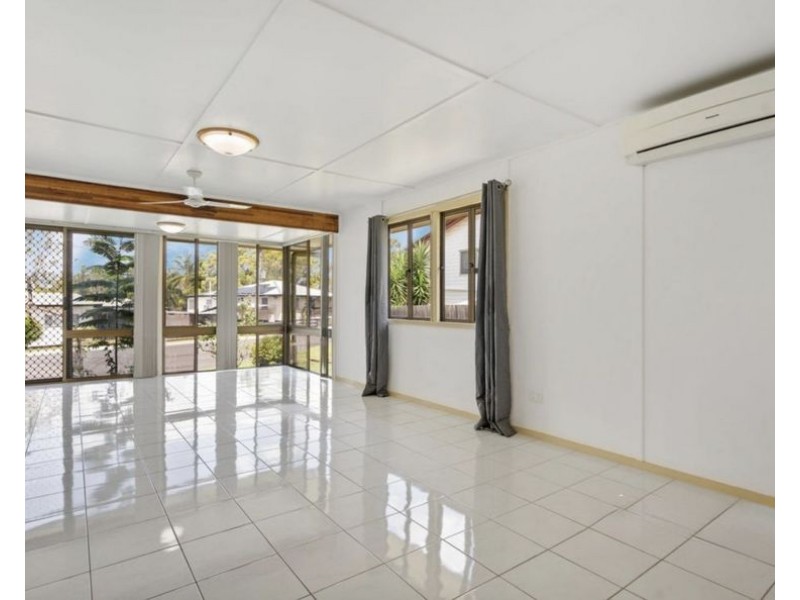 34 Leslie St, East Ipswich QLD 4305