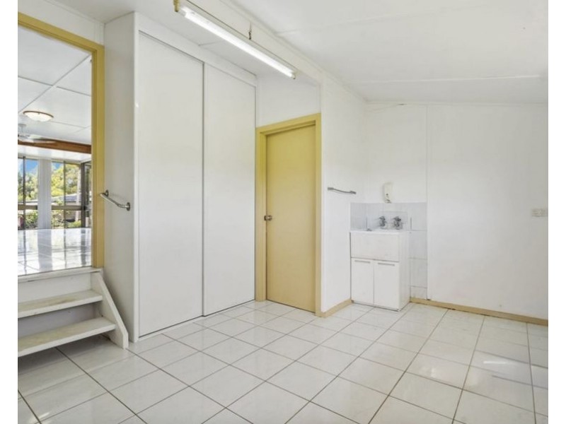 34 Leslie St, East Ipswich QLD 4305