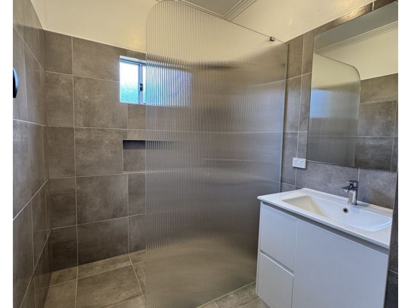 4A Wyndham St, North Ipswich QLD 4305