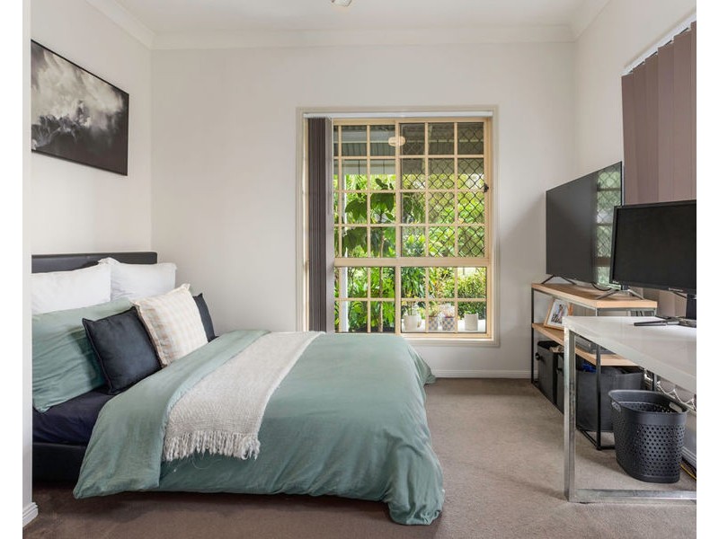 16 Ruby Crescent, Willowbank QLD 4306