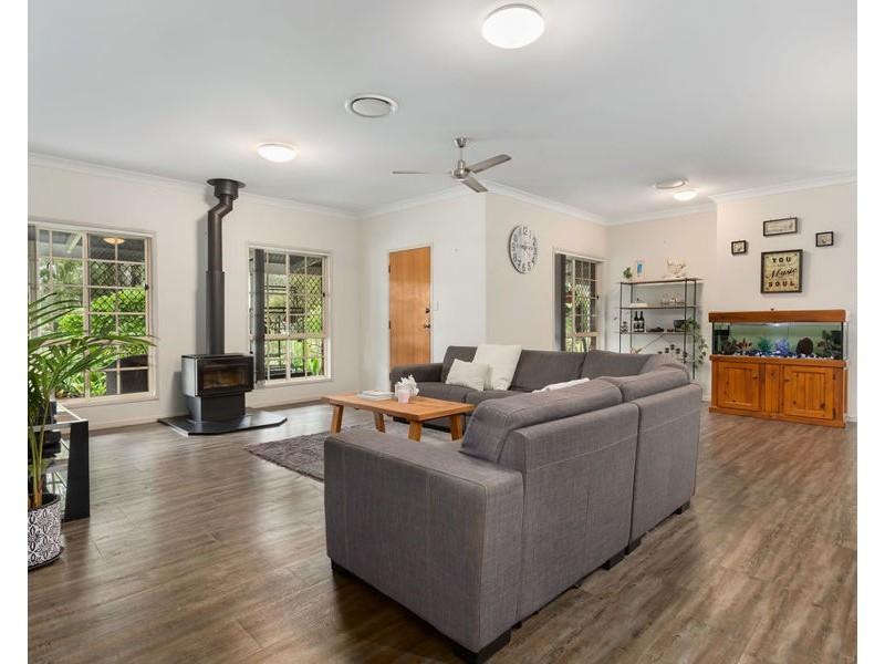 16 Ruby Crescent, Willowbank QLD 4306