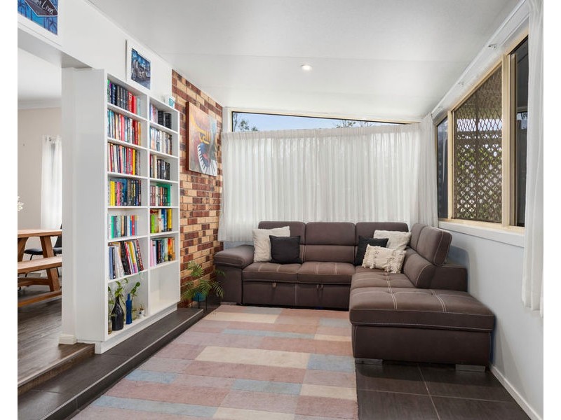 16 Ruby Crescent, Willowbank QLD 4306