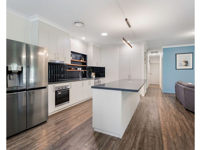 16 Ruby Crescent, Willowbank QLD 4306