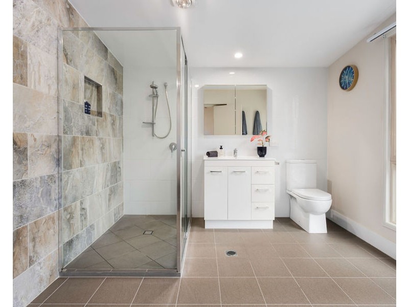 16 Ruby Crescent, Willowbank QLD 4306