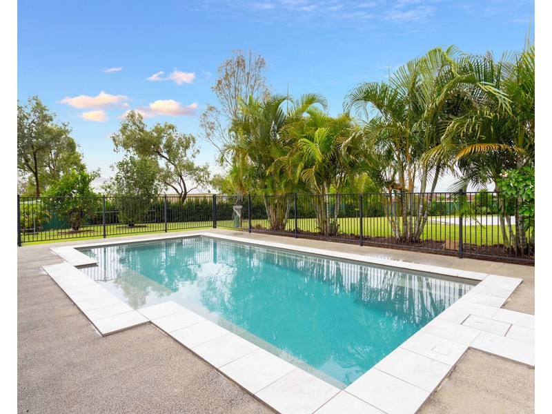 16 Ruby Crescent, Willowbank QLD 4306