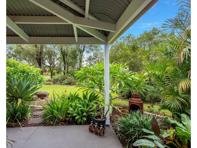 16 Ruby Crescent, Willowbank QLD 4306