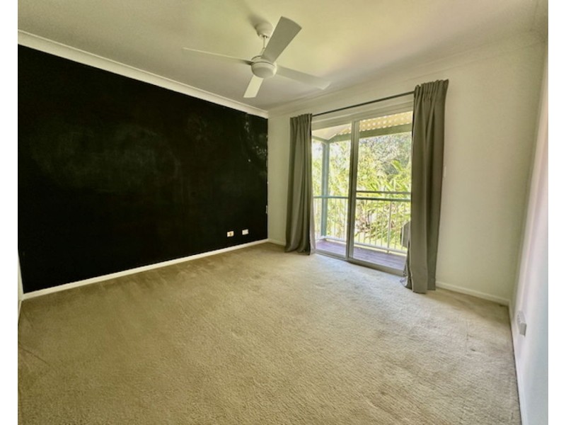 33 Hillside Crs, Seven Hills QLD 4170