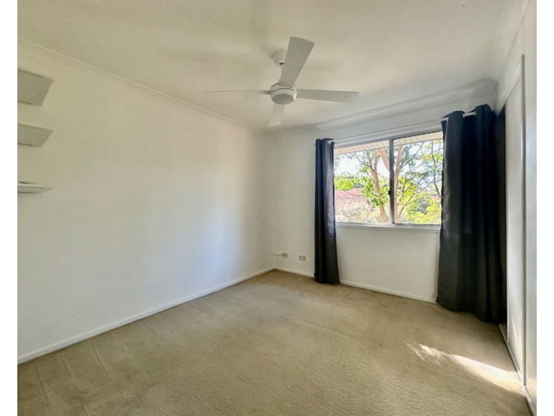 33 Hillside Crs, Seven Hills QLD 4170