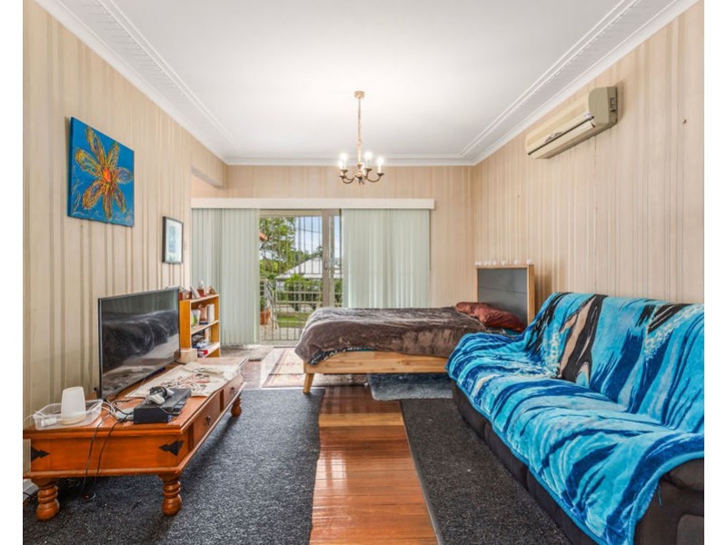 13 Brisbane Road, Newtown QLD 4305