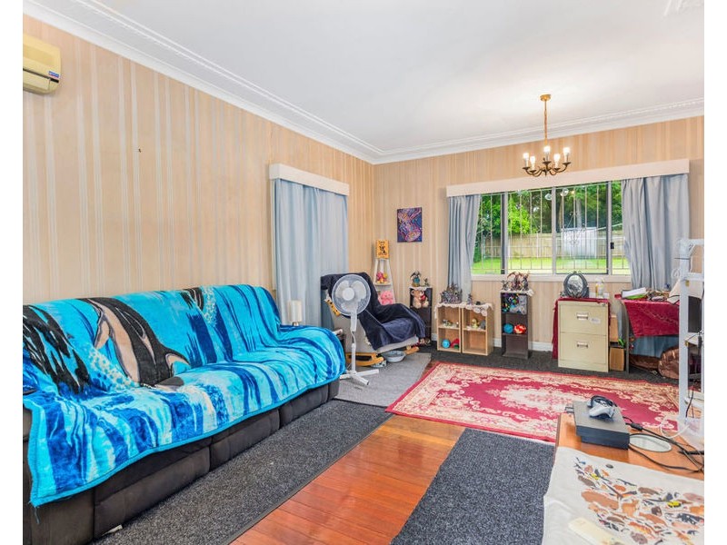 13 Brisbane Road, Newtown QLD 4305
