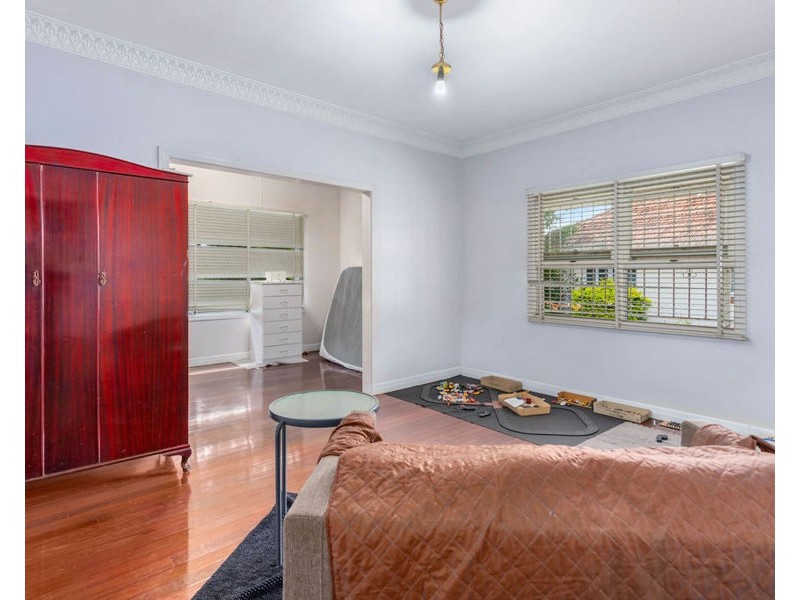 13 Brisbane Road, Newtown QLD 4305
