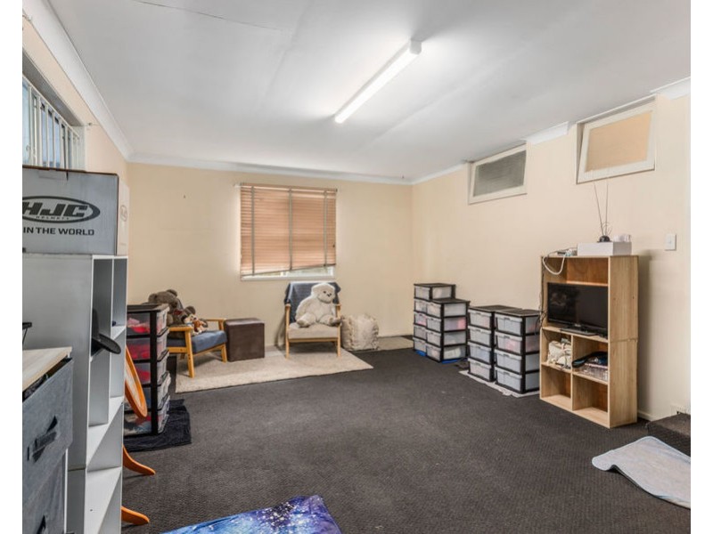 13 Brisbane Road, Newtown QLD 4305