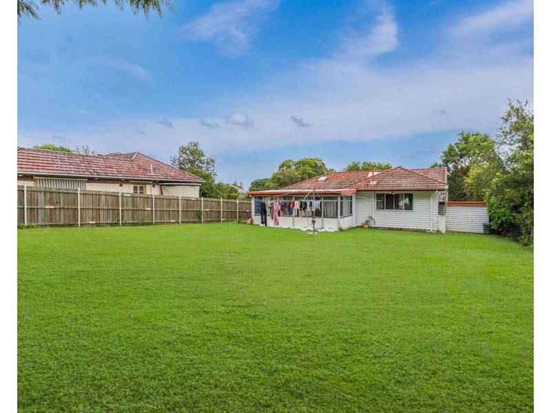 13 Brisbane Road, Newtown QLD 4305