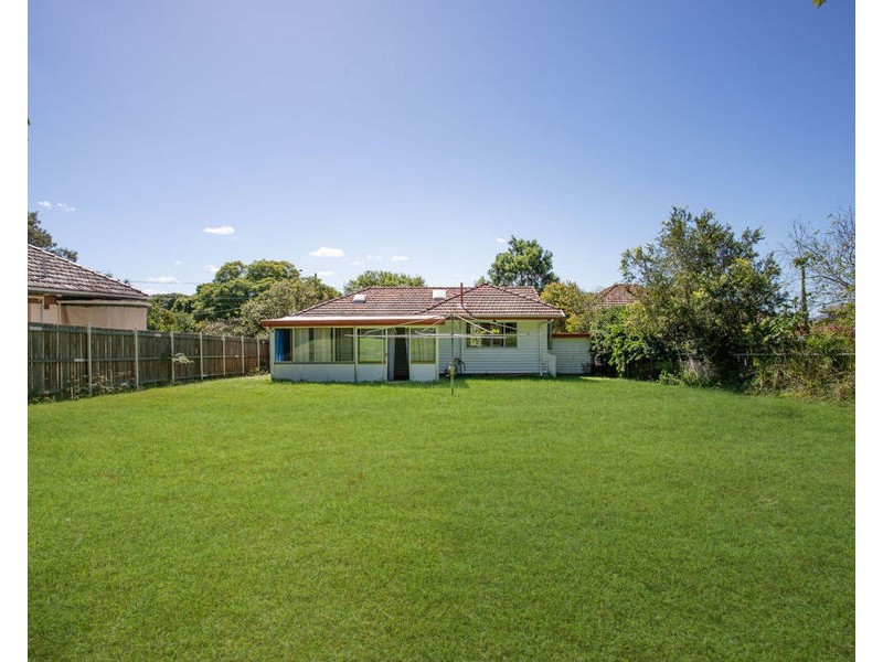 13 Brisbane Road, Newtown QLD 4305