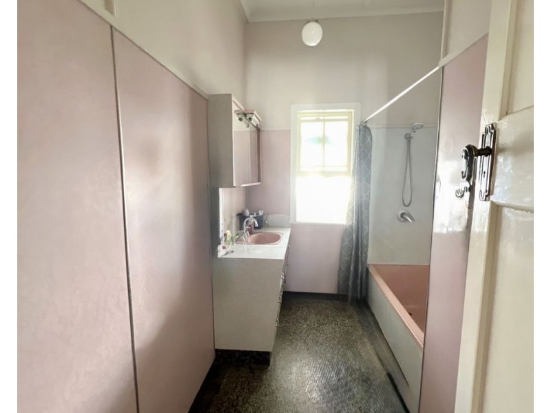 47 Pine St, North Ipswich QLD 4305