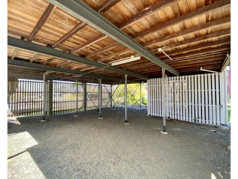 110 Blackstone Rd, Silkstone QLD 4304